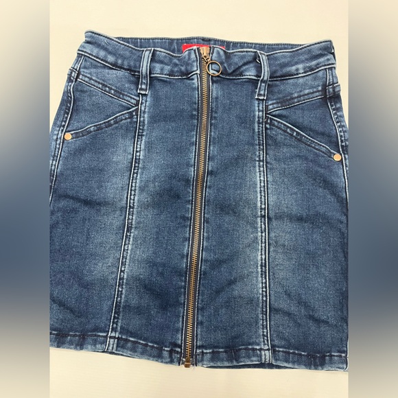 Guess - y2k mini denim skirt - size small - Picture 4 of 8